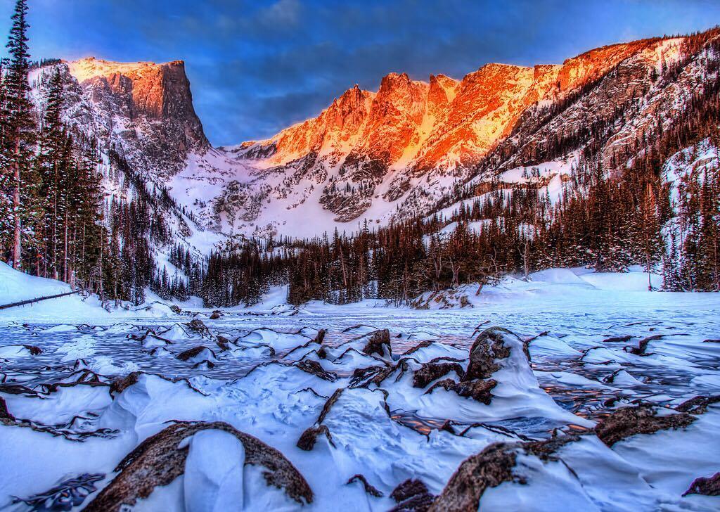 COactivities's tweet photo. #TBT from #HalletPeak from #DreamLake by Justin Mier ๐โค๏ธ๐๐ผOur list of snowshoe trails is nโฆ https://t.co/xGxvQS0kg4 https://t.co/i9vxQAzau1