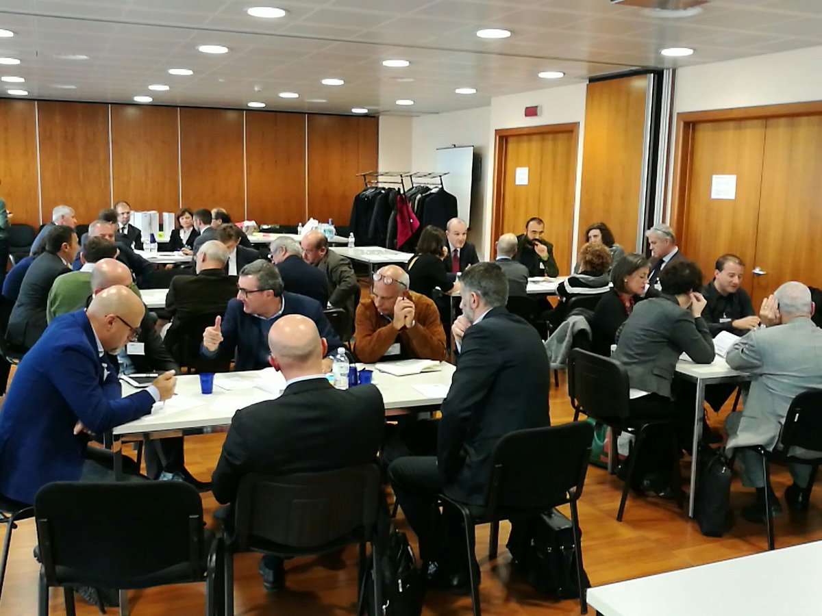vignolimatteo's tweet photo. #PolicyCoDesign per favorire il processo di rientro degli investimenti produttivi in @RegioneER. Idee? #reshoring https://t.co/pbGySWRgrW