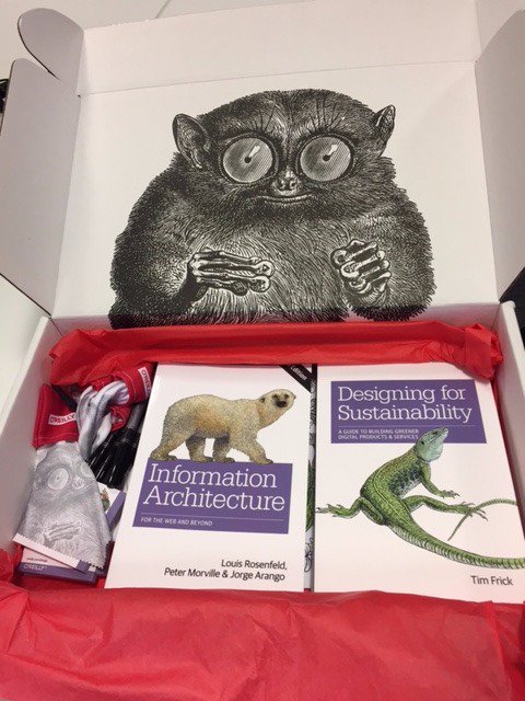 ConnectTVT's tweet image. Oooh look @gdgreading lots of lovely goodies arrived for #DevFest2016 from @OReillyMedia #TVTW2016
