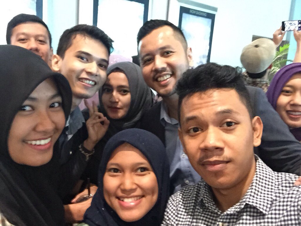 rhika_af's tweet photo. Thanks dr. @ferdiriva filmnya pas bgt buat kami2 smester akhir, bntr lgi koas💉💉 sukses terus🙏 #CadoCadoTheMovie https://t.co/lwjP6IHZ5F
