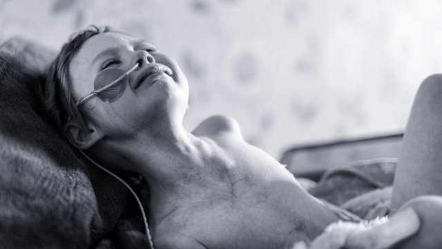 WTEN's tweet photo. Dad shares harrowing photo after doctors say daughter battling cancer has weeks to live - https://t.co/KDWFPTBYv3 https://t.co/fALji2I8pQ