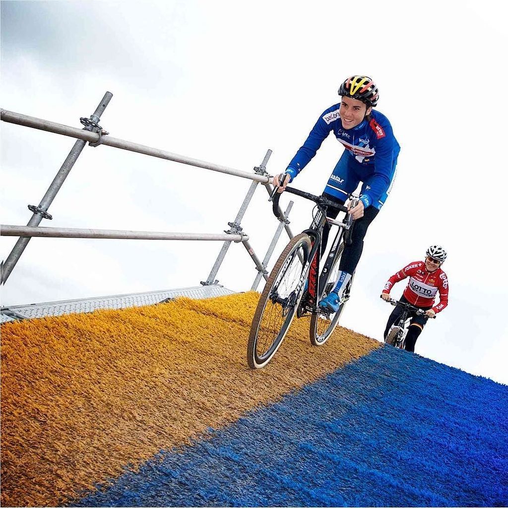onderoxmagazine's tweet photo. Het parcours van de #kamelencross in #arendonk is goedgekeurd door meters #sannecant en #l… https://t.co/ilRbN0nzYh https://t.co/or7kC4GjhU