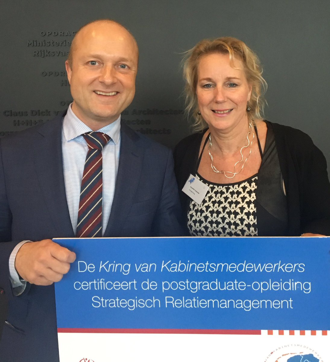 Protocolbureau's tweet photo. #postgraduate Strategisch #Relatiemanagement gecertificeerd door #KringVanKabinetsmedewerkers, grootste NL vereniging #protocolexperts https://t.co/oLOyyVvHxZ