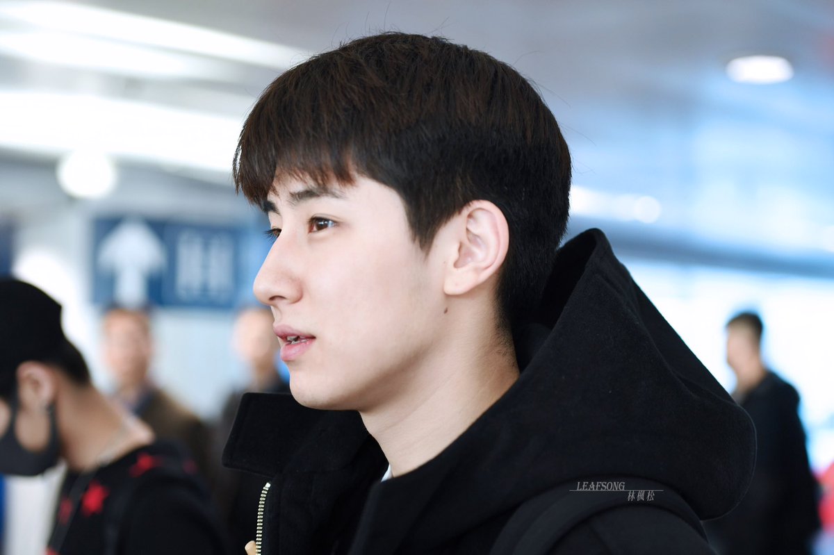 FengSong1th's tweet photo. ♡ #林楓松 Update ♡
311016 [ HQ #Fengsong ] 
ปักกิ่ง✈️เซี้ยงไฮ้
cr.LeaFSong_林枫松个站:
#addictionwebseries 
#heroinwebseries https://t.co/A7sl25Rs5W