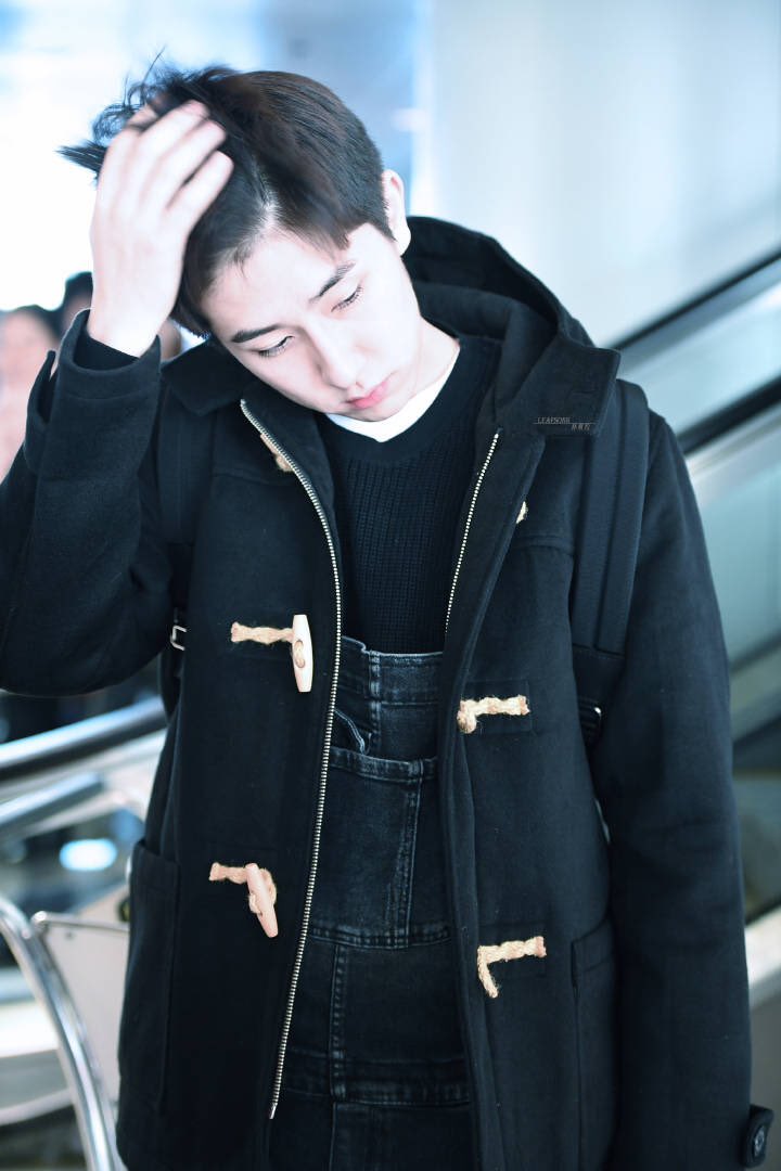 FengSong1th's tweet photo. ♡ #林楓松 Update ♡
311016 [ HQ #Fengsong ] 
ปักกิ่ง✈️เซี้ยงไฮ้
cr.LeaFSong_林枫松个站:
#addictionwebseries 
#heroinwebseries https://t.co/nec5Qme3uq