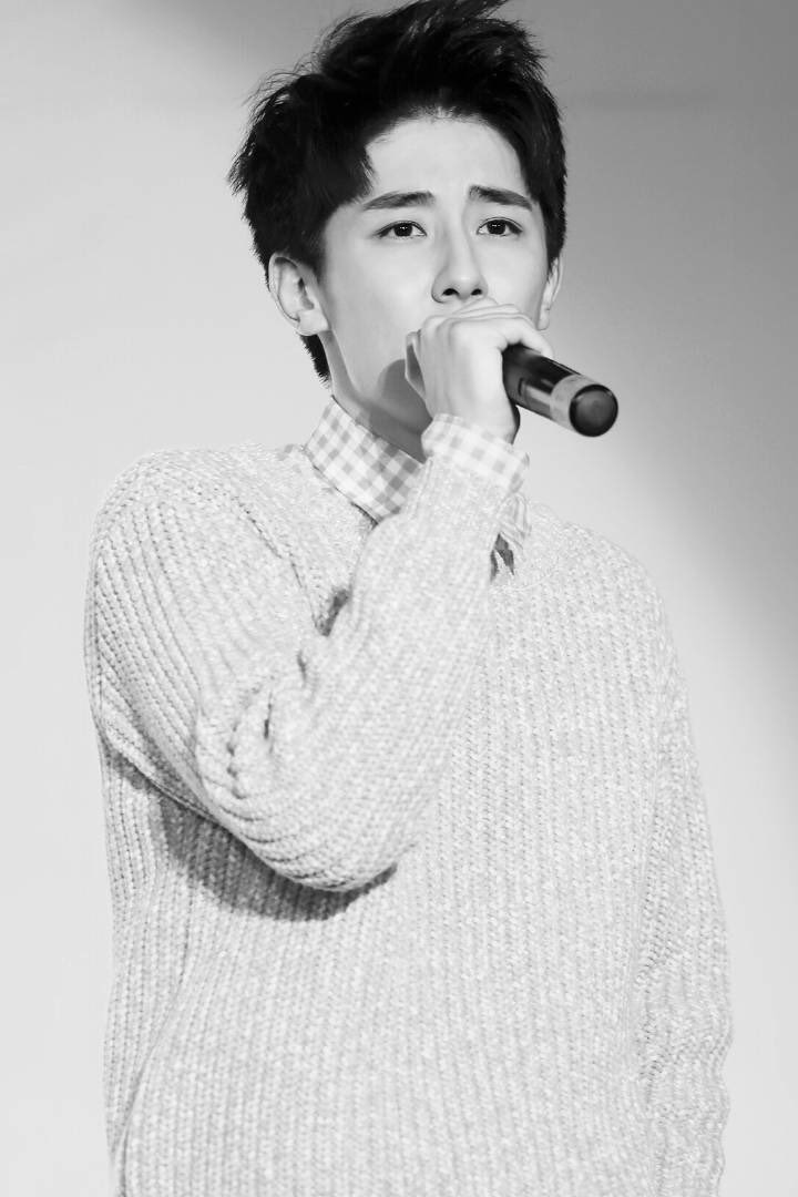 FengSong1th's tweet photo. ♡ #林楓松 Update ♡
301016 [ HQ #Fengsong ] @ fsong birthday party
cr.阿邵_Sunshine
#addictionwebseries 
#heroinwebseries https://t.co/4JnrrbsUOY