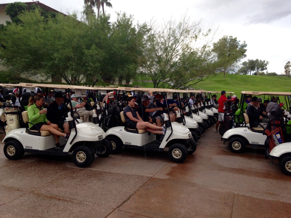 TUHSD_News's tweet photo. A little rain never hurt anyone! Thanks to all the golfers supporting #TUHSD students at the @TUHSEF golf tournament! ⛳️☔️ https://t.co/adLsCE76oJ