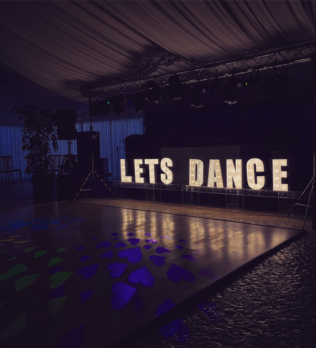 memoryboxpt's tweet photo. 💃🏻LETS DANCE💃🏻 Available now for Xmas, NYE, birthdays, corporate, weddings...any type of party! info@memoryboxportugal to check availability https://t.co/emtD90X9pU