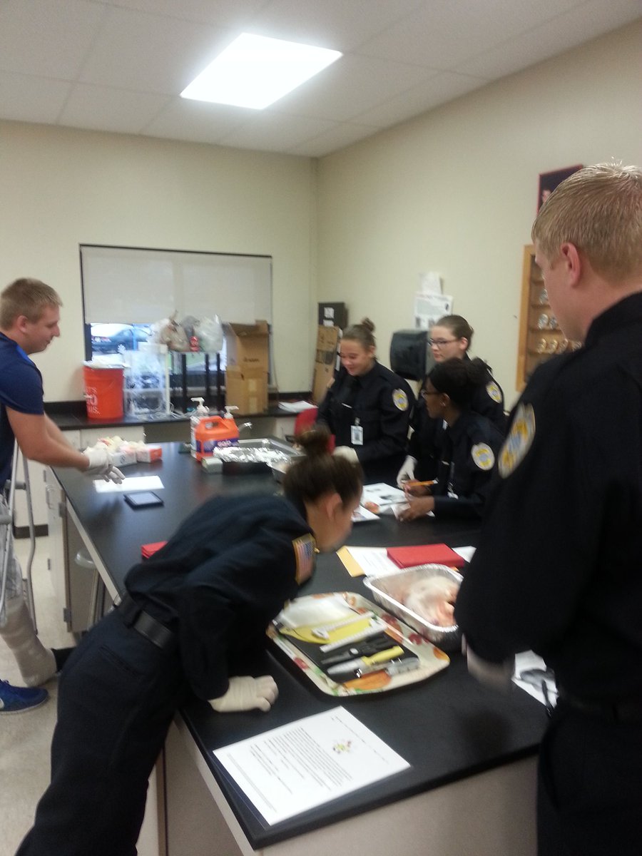 JenniferLLeip's tweet photo. Chicken autopsy day in Criminal Justice @BTCareerTechED #TAIT #scienceincte https://t.co/JnxeMEdcnk