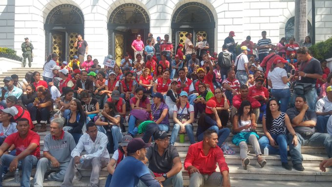 View image on Twitter