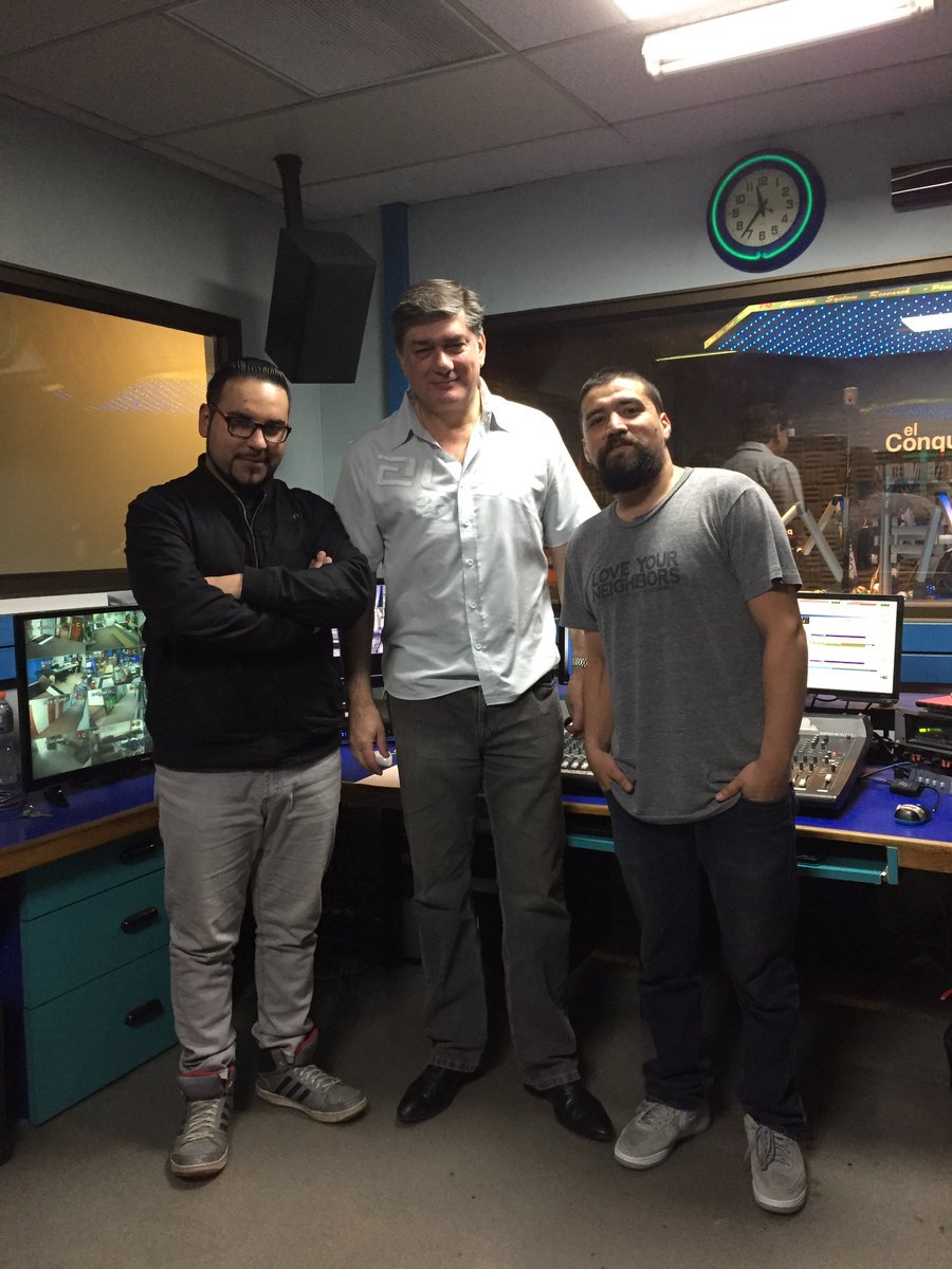 FMConquistador's tweet photo. El equipo completo de #CancionesyAiresdeNuestraTierra en @FMConquistador #EduardoPalacios #DonEste y #DonPhilips 📻->https://t.co/QYDEosQ5XT https://t.co/lihNqwzqVb