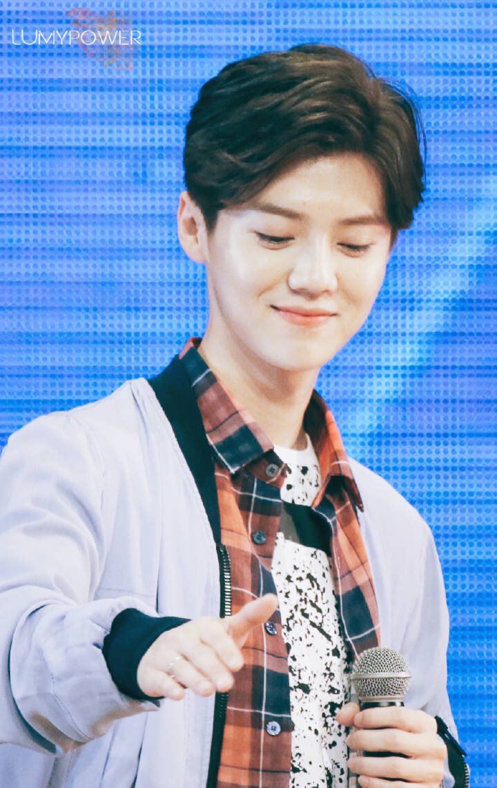 lucoolu_'s tweet photo. 160416 #LuHanCrest Fanmeeting
cr.Lumypower
#LuHan #鹿晗 #루한 #ルハン #HighResolutionLuHan https://t.co/htrlhdvxJ7