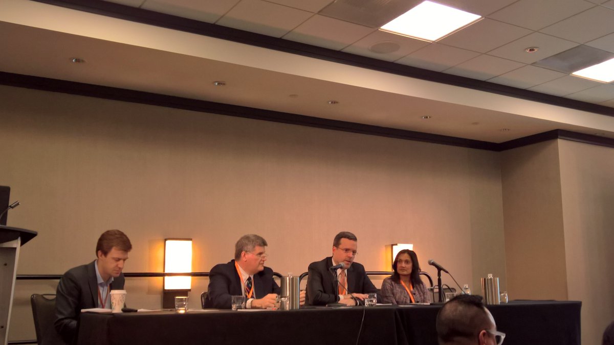 Greg Burke, MD from <a href="/GeisingerHealth/">Geisinger</a>  discussing patient experience with panelists from <a href="/nyphospital/">NewYork-Presbyterian</a> <a href="/ElsevierConnect/">Elsevier</a> #USNHoT16