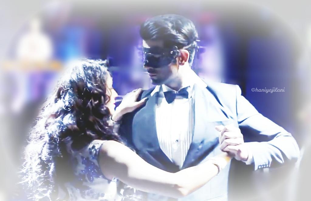 haniyajilani's tweet photo. #ShraMan Dance 😍😍😍 #throwback #EkDujeKeVaaste https://t.co/HFIp5NtO4g