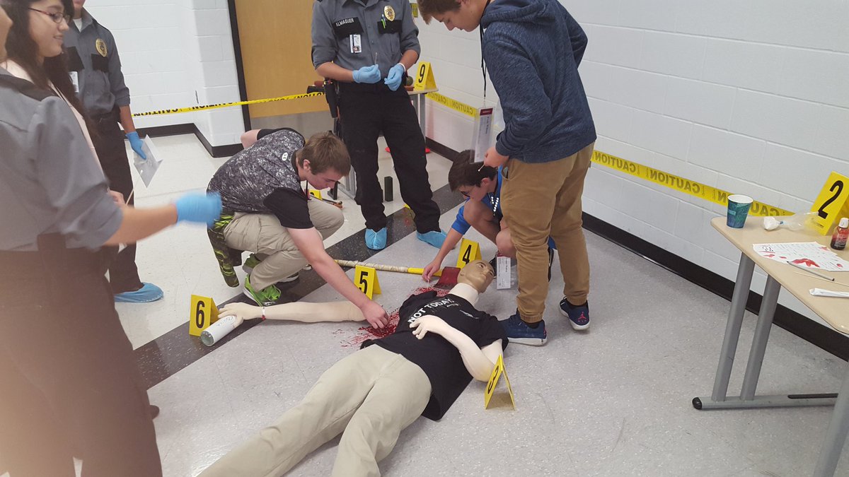 pentacareerctr's tweet photo. #explorepenta day 2 is going on now! Local sophs learning about the #pentaadvantage https://t.co/6p6T3IndYx