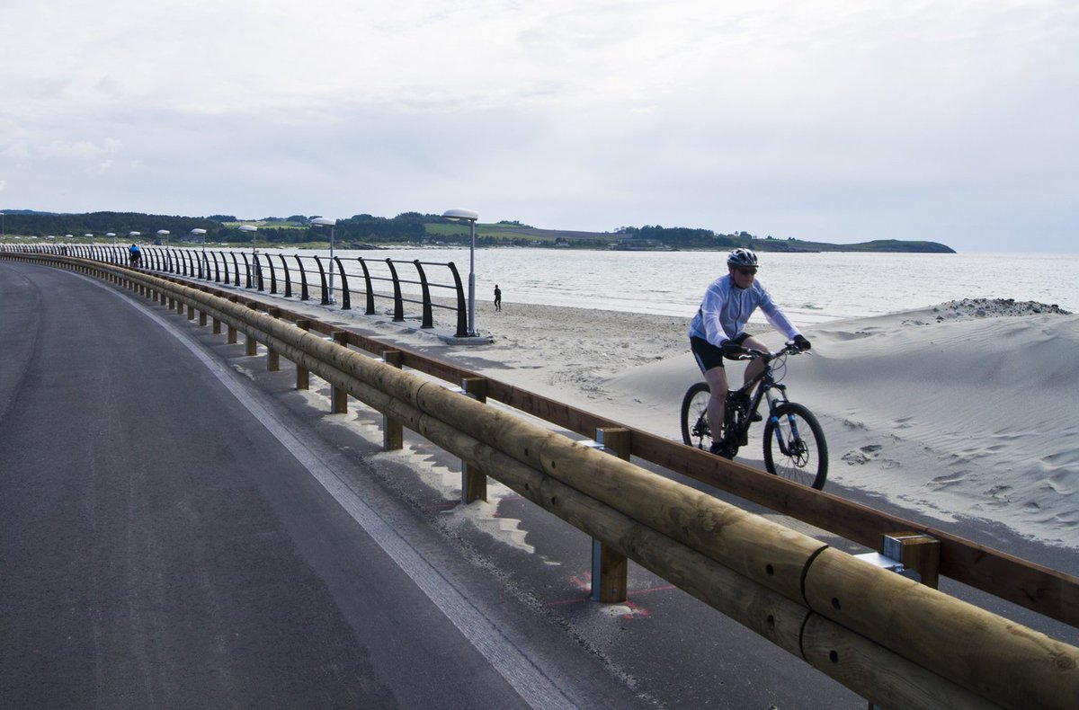 Need aesthetic safety barrier's in Scotland? Talk to us <a href="/roadexposcot/">Road Expo Scotland</a> about Tertu TimberRail bit.ly/1NdP5bB