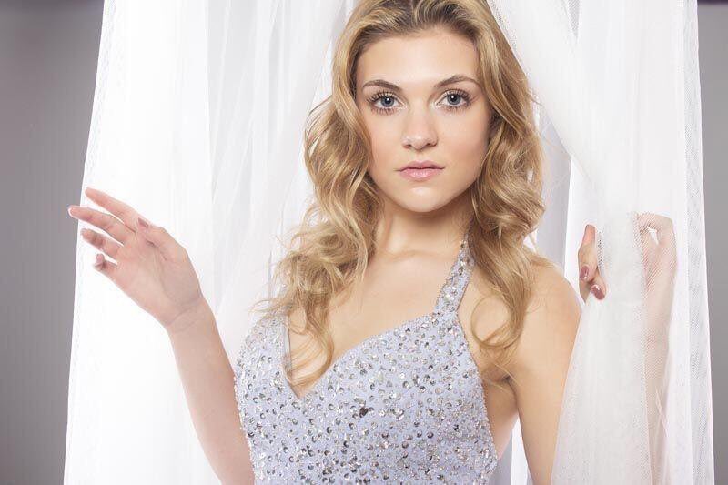CharlieBellMGMT's tweet photo. One of our stunning models, Grace on #CBMGMT portfolio day with @MarkPhotoUK #PortfolioDays 📷 https://t.co/23efO9lSUC