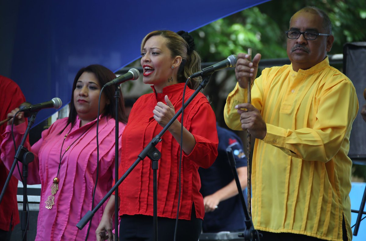 BelenDuran8a's tweet image. TuiterosDLaFaja: RT PDVSA: Trabajadores de PDVSA celebran la llegada de la navidad con alegría y Paz. || #Constitu…