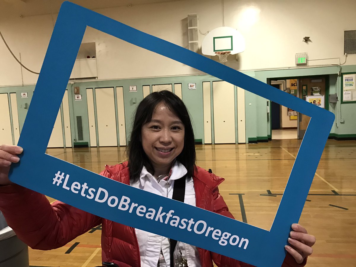 APSchachner's tweet photo. Day 3 discussed at Principal Coffee about  #LetsDoBreakfastOregon #pps https://t.co/JhDeF0uFd3