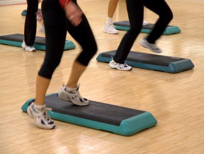 get_mint_fit's tweet photo. #classicworkout #stepaerobics #tbt what's your fav oldie but goodie workout? Do you still incorporate it in your routine #personaltrainer https://t.co/IlQVoroNrV