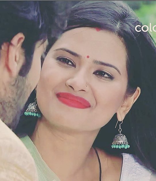 Roqya_KSD's tweet photo. This cute smile on this sweet face😍❤️💞👌
@kratikaonly jst keep smiling💞😊 https://t.co/RHWGBvGobP