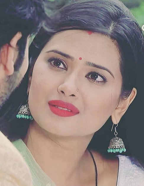 Roqya_KSD's tweet photo. This cute smile on this sweet face😍❤️💞👌
@kratikaonly jst keep smiling💞😊 https://t.co/RHWGBvGobP
