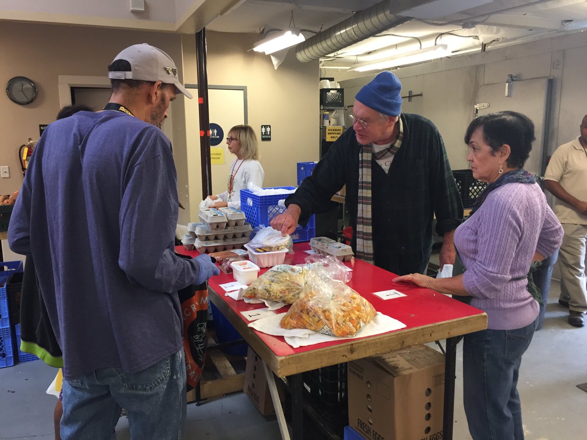 SutterHealth's tweet photo. We agree with @RCFoodBank: No one should go hungry. To give back, volunteer or donate ➡️ https://t.co/rCrfK5fxju https://t.co/mSZAZnrTWQ