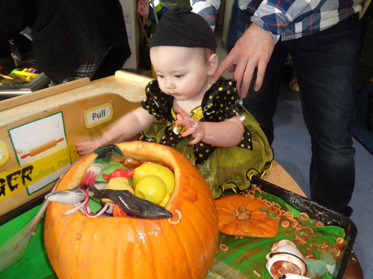 RedcarCleveland's tweet photo. Lots of fun was had at the #MessyMonster events held by #surestart in Grangetown, South Bank and Ormesby this #Halloween https://t.co/V2pagzgG9h