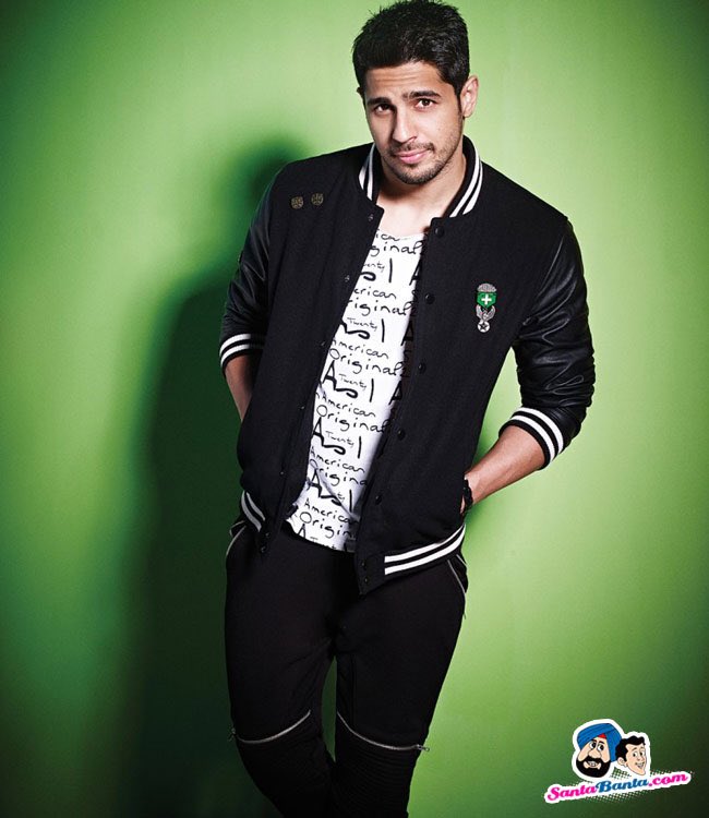NehaVdSm's tweet photo. Love you both @Varun_dvn @S1dharthM https://t.co/3xBOQCQHCo