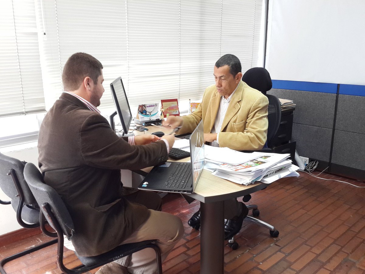 aleurreaos's tweet image. Estamos con @secretarioTIC de la @AlcaldiaArmenia fortaleciendo la apropiación de los #PVDs @ConectividadCO @lunadavid @JSebastianRozo