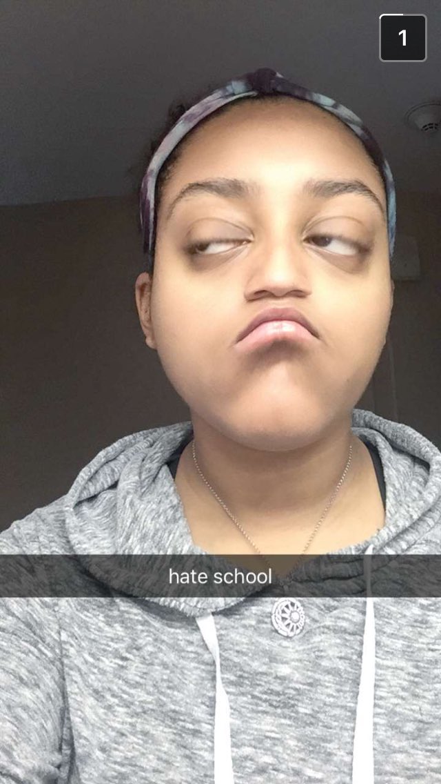 J_reyy's tweet photo. my sister is the most beautiful specimen https://t.co/tLSIa4zNMN