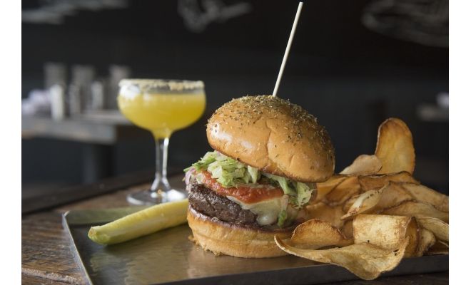 Hungry? Kraft House No. 5 in #Powell has this burger <a href="/KraftHouse5/">Kraft House No. 5</a> <a href="/GrazeColumbus/">Graze Columbus</a> dispatch.com/content/storie…