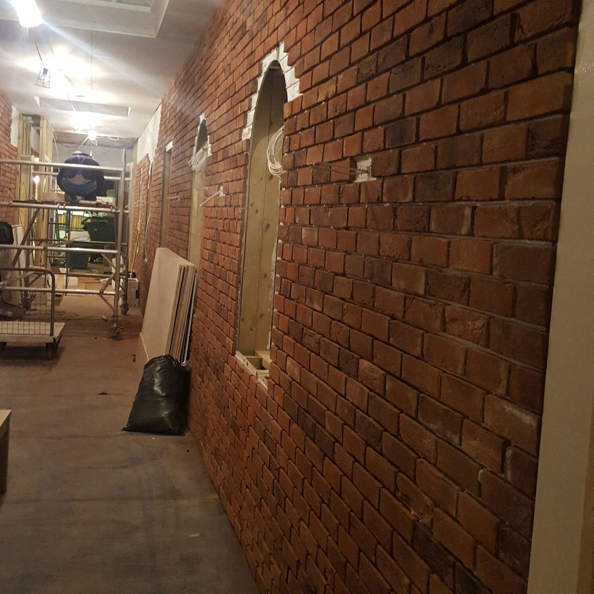 DeltaGlobal1's tweet photo. Brick slips coming along nicely on Pandora side and Pret side, Bicester Village #EWI #render  #eurobricks #brickslips #bicestervillage https://t.co/qFxj5WognP
