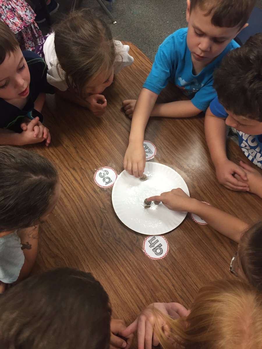 AngelaDellK's tweet photo. Our snails have arrived! #kindercrawlies #snailscience https://t.co/NPd9iwbFny