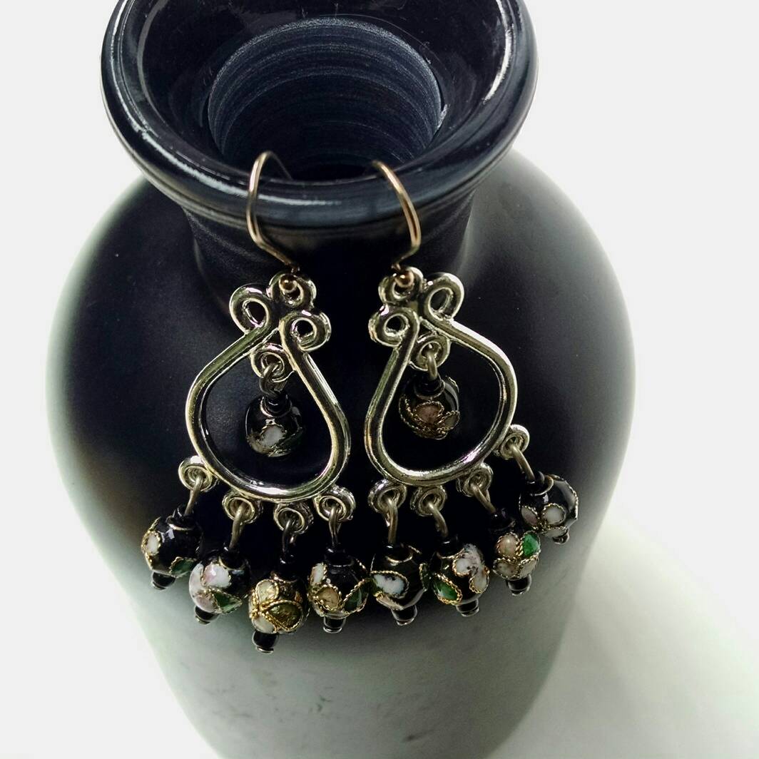 For your gypsy dreaming... A lovely cloisonne & jet black set! ow.ly/DbXb305K4IT #WhileYouWereDreaming #PricedToSell #MadeToLast