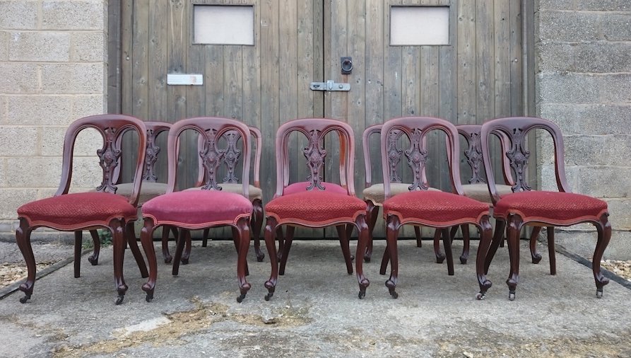 HaresAntiques's tweet photo. Set of 10 #antique #antiquediningchairs #antiquechairs #asthetic #victorian #comfortabledining #signaturepiece #heirloom only £8,800 c1860 https://t.co/yHiSMXDXas