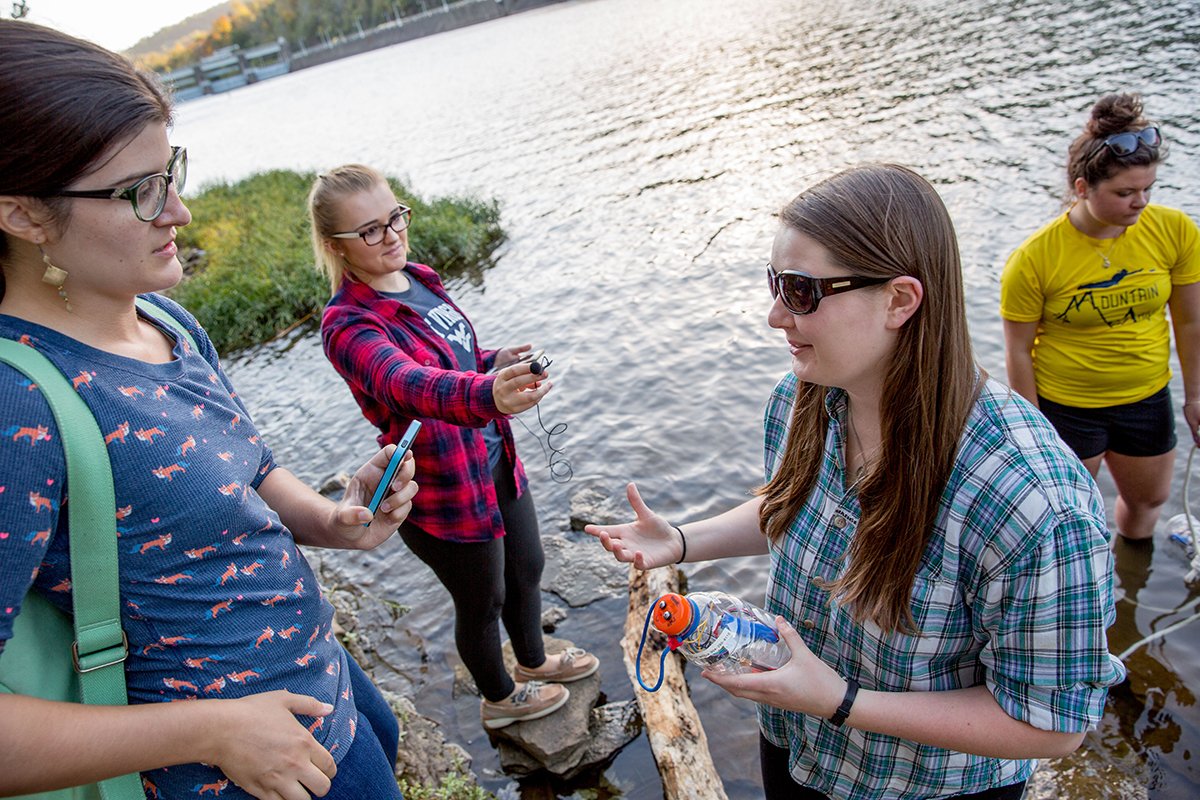 WVUMediaInno's tweet image. Great blog post by @ecorio1 featuring #sensorjournalism #WVUStreamLab @jkeefe @davemistich @donwblair bit.ly/2fdzIaB