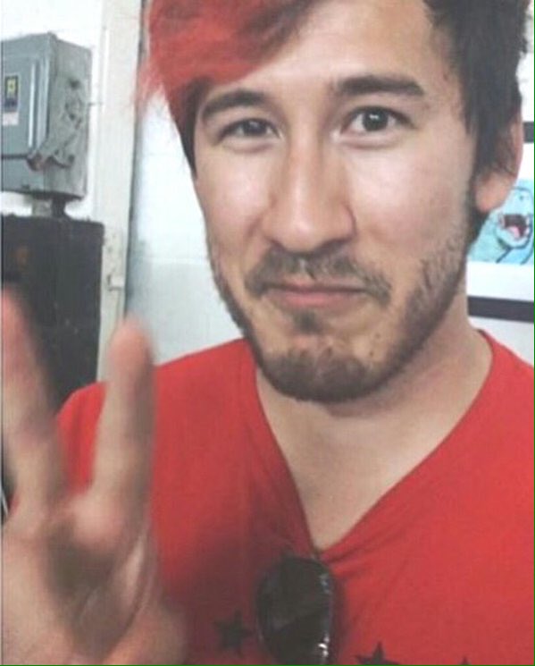 markimoooph's tweet image. me whenever I see a rare pic of mark -Dawn