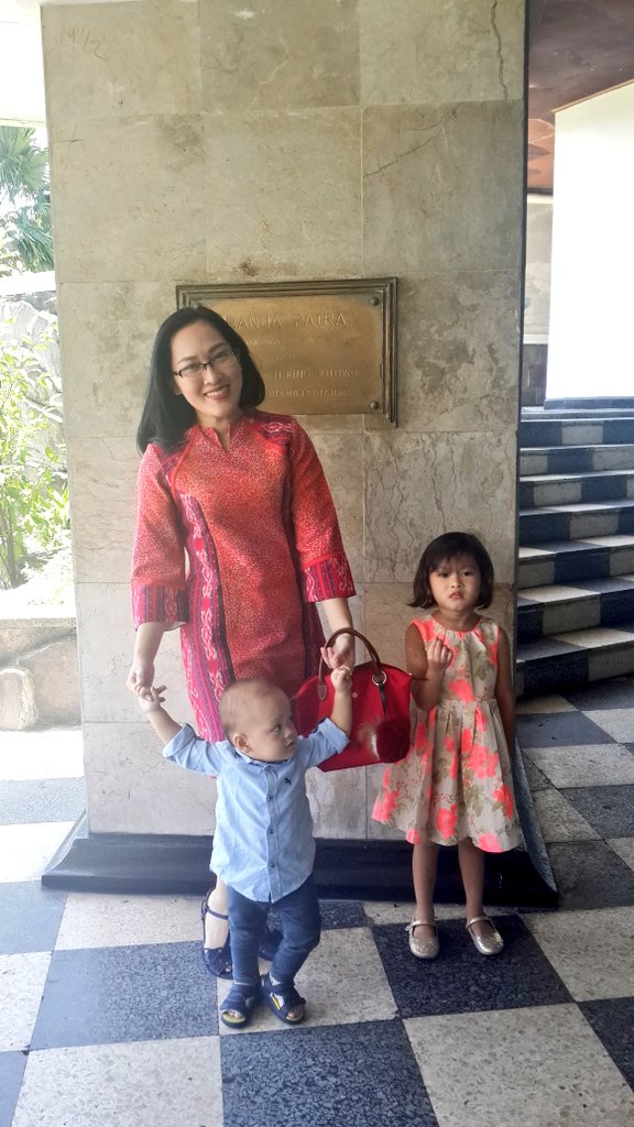 eireneERJS's tweet photo. #Waktubersama ikut keacara kantor nya papa. Selalu ada cerita2 seru. #NikmatiHarimu @Nabati_ID @stefanietheresa @thasiabunny https://t.co/U3JqqNM9bq