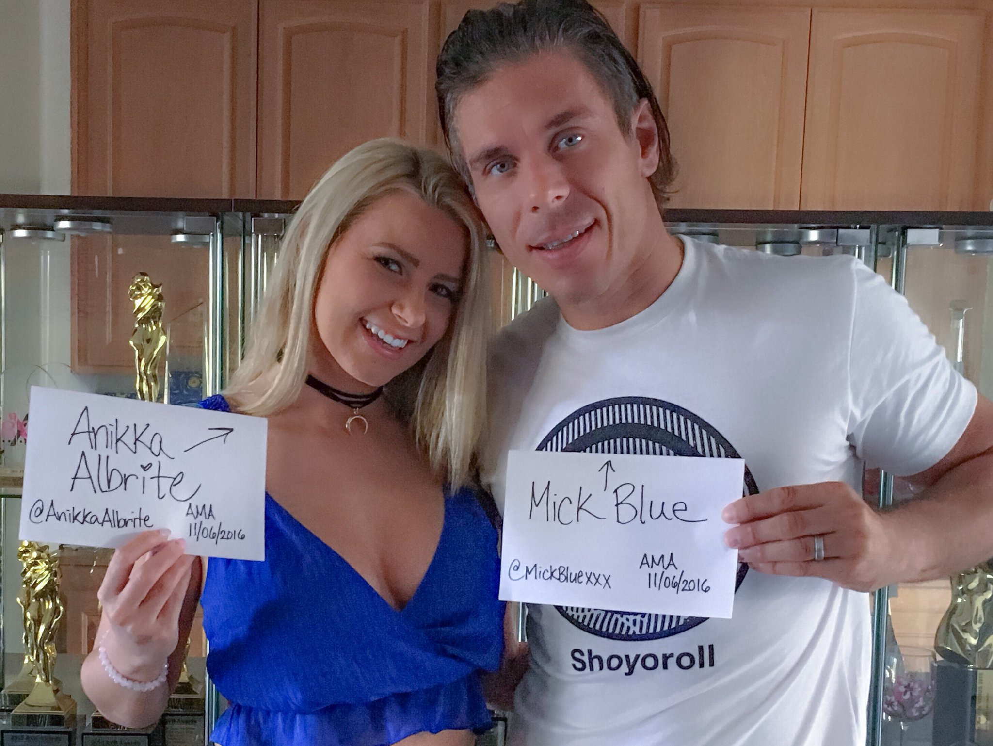 Join @MickBluexxx and myself on Sunday, November 6 at 7 pm PST for a @redditfeed AMA! xoxo https://t