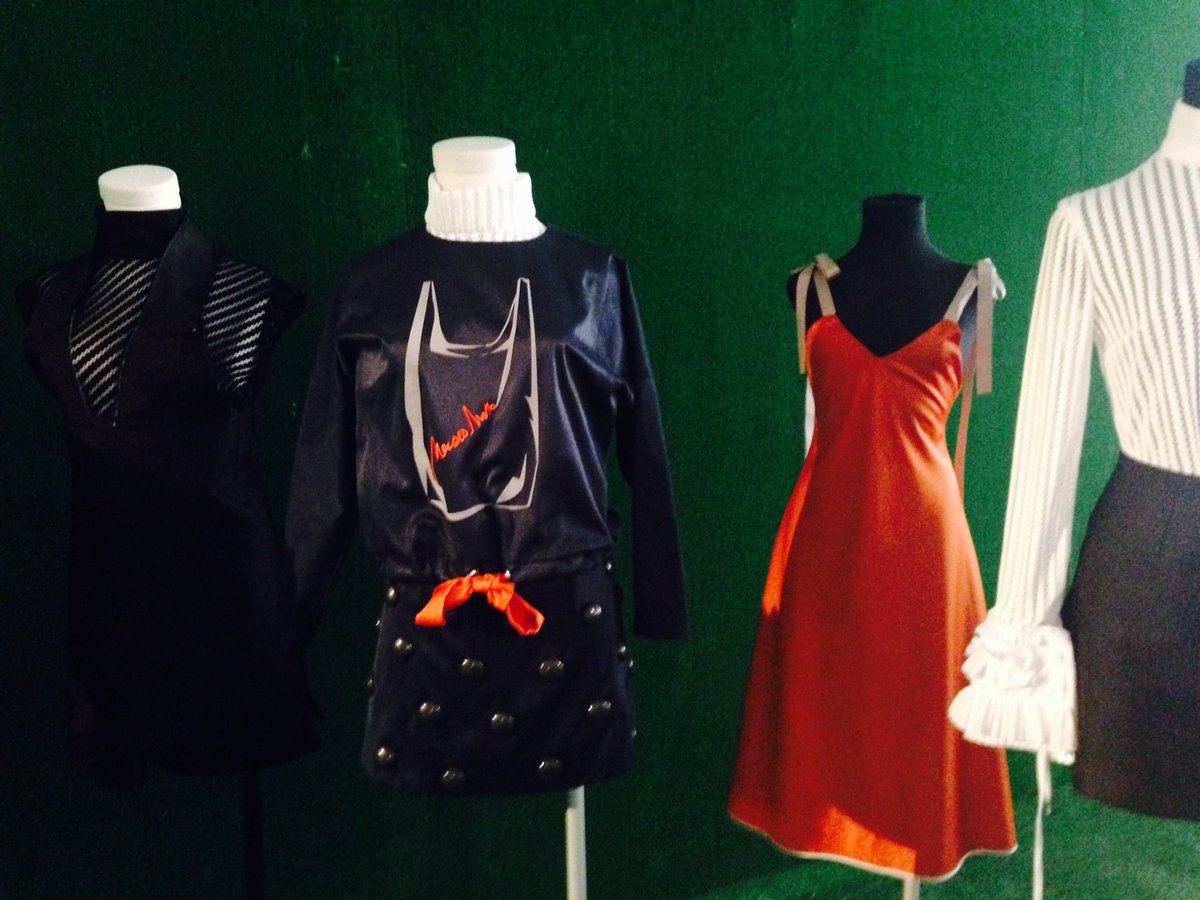 Después del concurso <a href="/MFSHOWLIVE/">MFSHOW</a> <a href="/moises_nieto/">Moises Nieto</a> usará en todas sus colecciones tejidos reciclados. ¡#ReciclajeDeModa es una realidad!