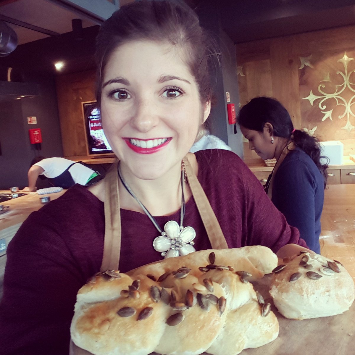 CloHutch_'s tweet image. New Blog Post|| Check out how I got on baking my first EVER loaf of bread, with @curryspcworld &amp;amp; @HotpointUK bit.ly/2fgnM83