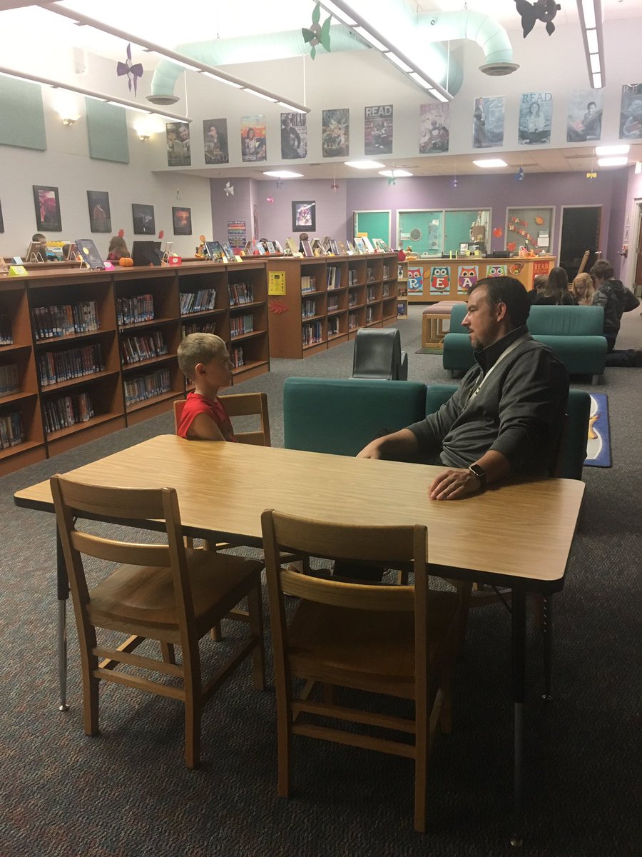 WaltzLezlie's tweet image. RP_TechDirector interviews #gifted student re:tech knowledge. Thx 4 taking time 2 talk/mentor a kid! You're awesome! #raypec #kcedu #edtech