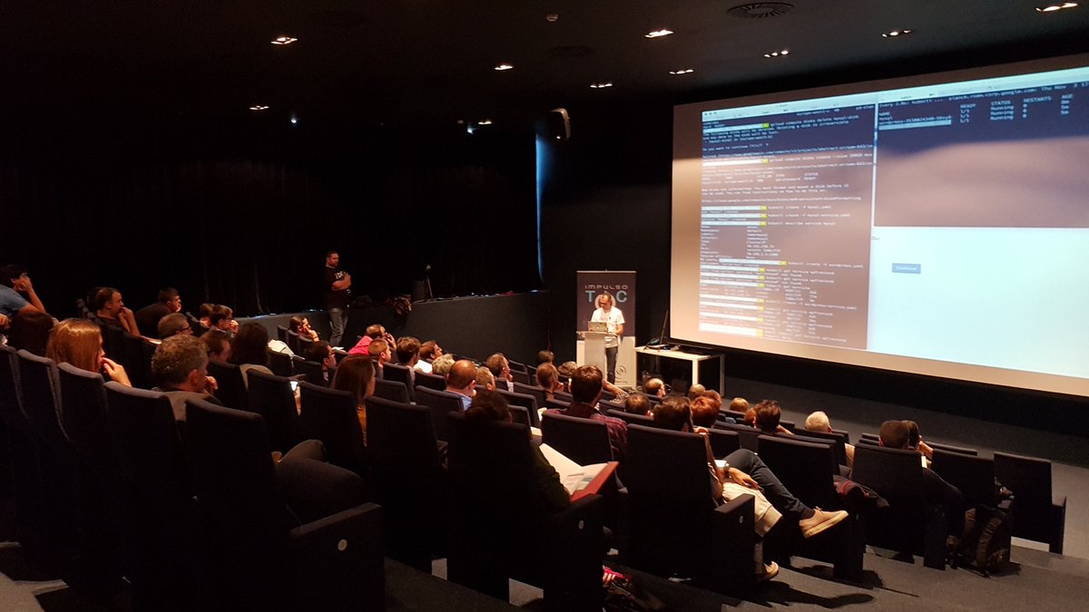 Aurora_Barrero's tweet image. #DevFestAsturias @JavierC de @googlecloud demo gestión de servicios con #Kubernetes y #googlecontainerengine #SiTIC16 @GDG_ES @GdgAsturias