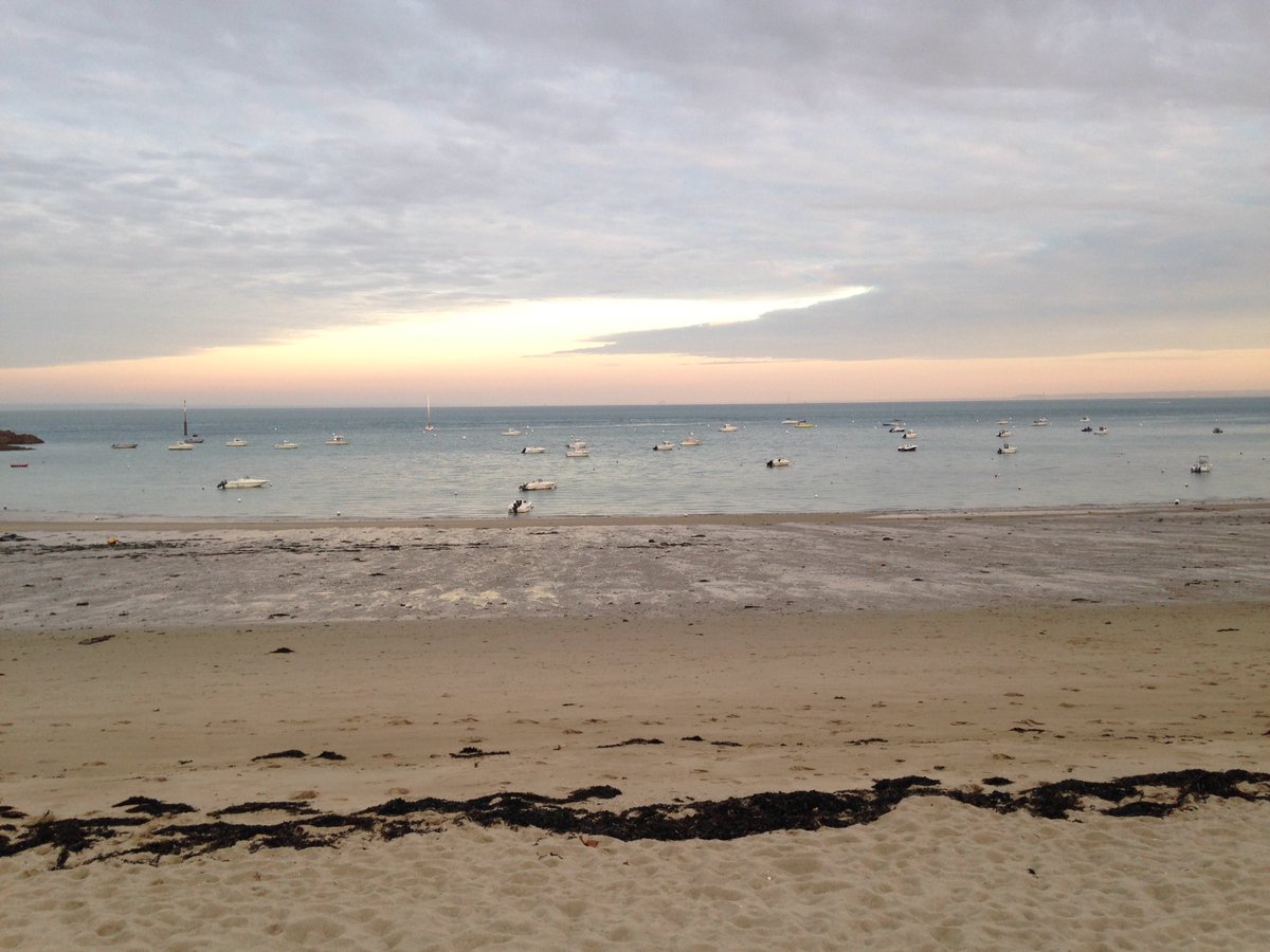 arnobenchetrit's tweet photo. #PortMer 😃
Merci à Angélique pour le café ! ☕️👍🏼 #CapChausey https://t.co/VkxZiuwa2i