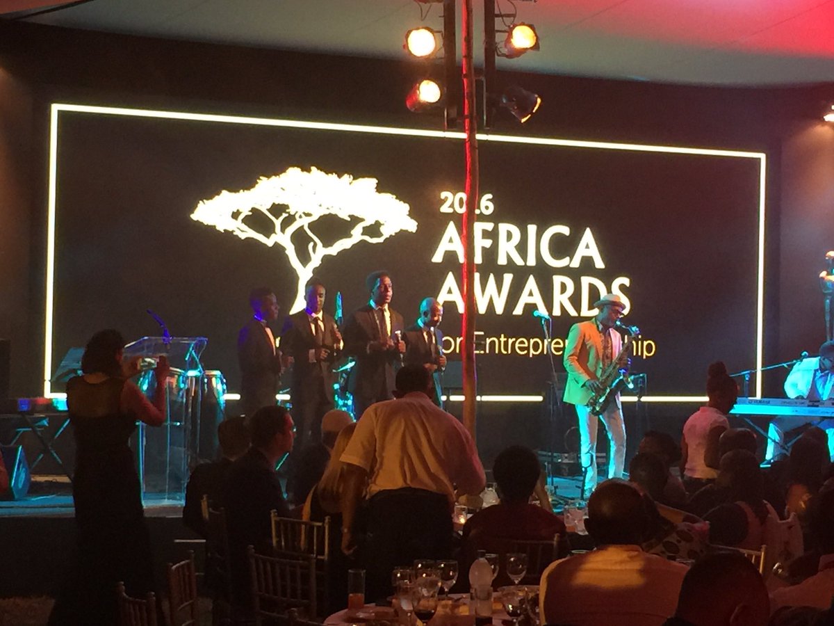 Prosper4Africa's tweet photo. @KirkWhalum sets the mood at #AAE2016! #ArtofLeading #ALN2016 https://t.co/CbVUwpJRwW