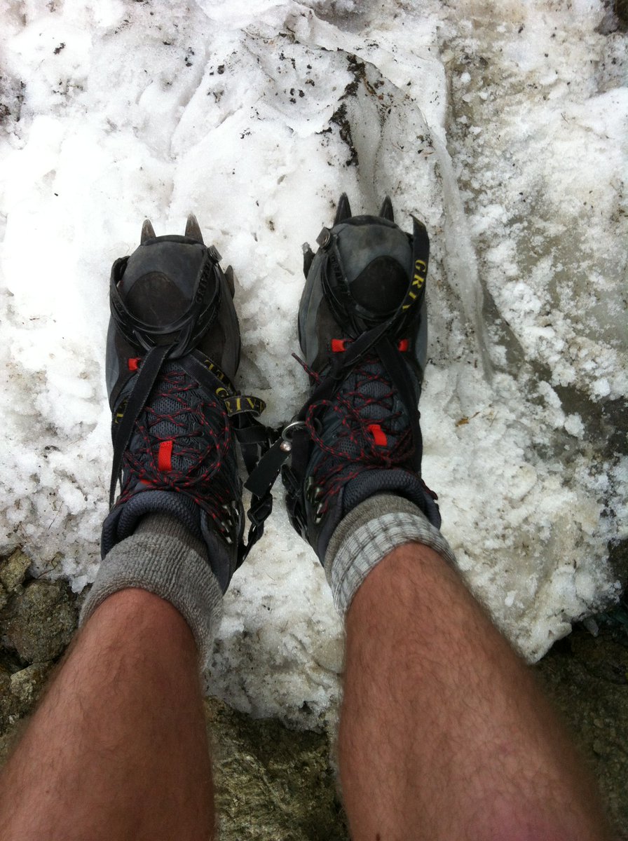 paweuek's tweet photo. Dobre buty to podstawa, reszta zależy od Ciebie. #góry #tatry #wyprawa #GORETEX40 #8apl 8a.pl https://t.co/wZ5R7aXjrH