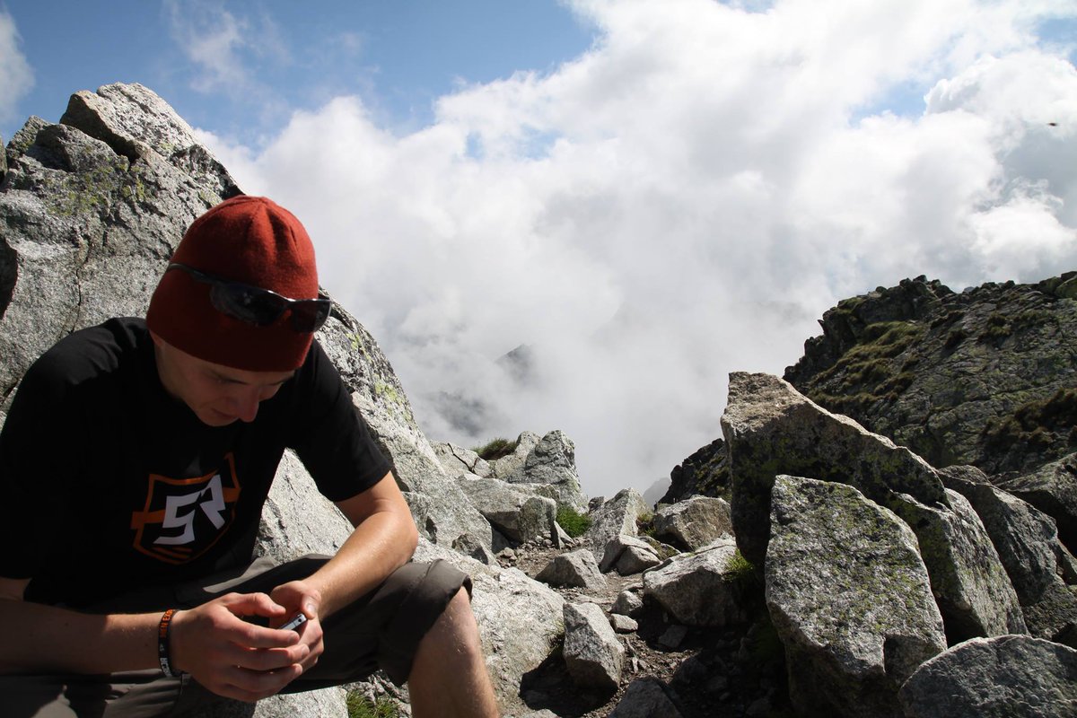 paweuek's tweet photo. Dobre buty to podstawa, reszta zależy od Ciebie. #góry #tatry #wyprawa #GORETEX40 #8apl 8a.pl https://t.co/wZ5R7aXjrH