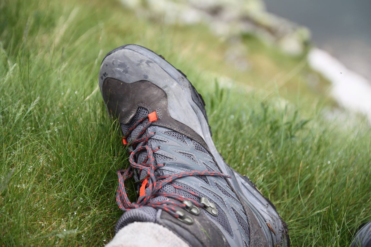 paweuek's tweet photo. Dobre buty to podstawa, reszta zależy od Ciebie. #góry #tatry #wyprawa #GORETEX40 #8apl 8a.pl https://t.co/wZ5R7aXjrH