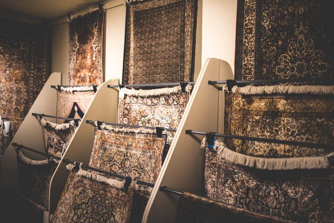 17thavesw's tweet photo. Transform your house into a home @indodesigner, the Ave's go-to destination for beautiful, quality, handmade rugs. https://t.co/Rs8eRc5ZY6 https://t.co/e5Z9NFVxJQ